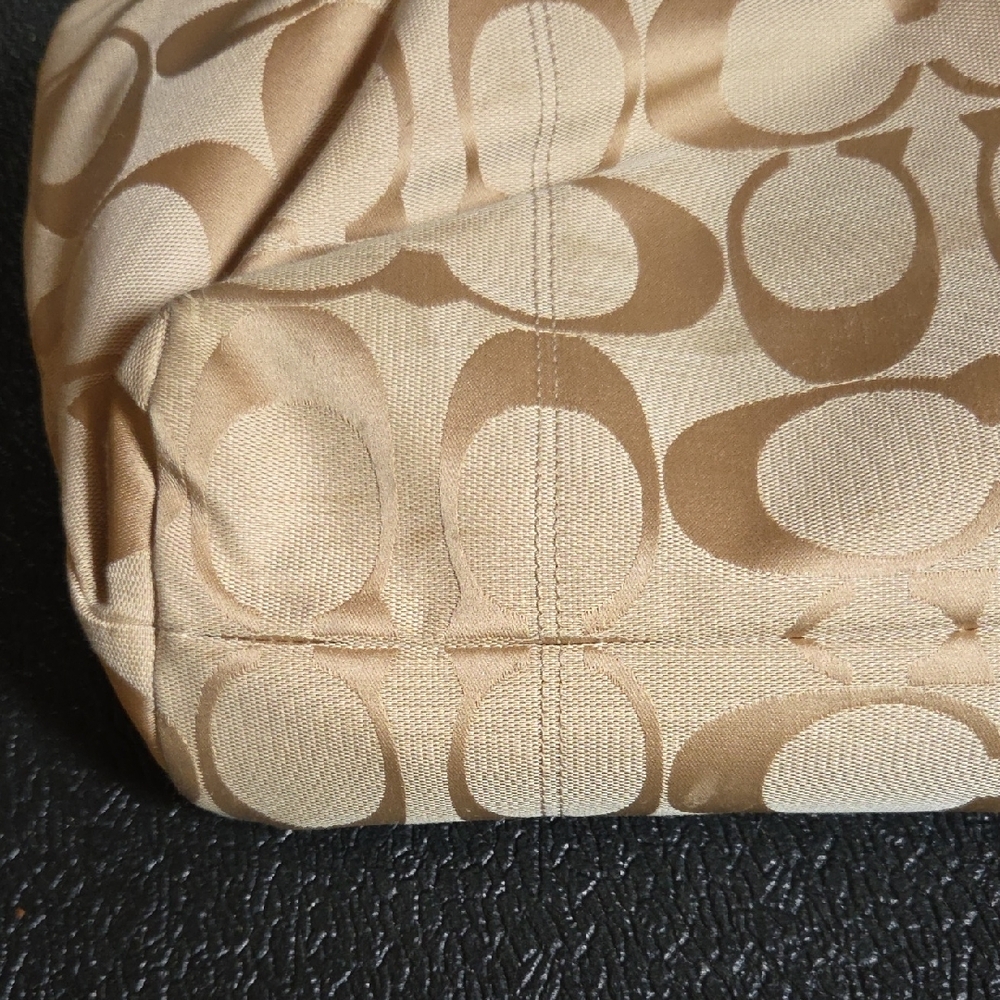 Coach Beige Signature Satchel with Green Trim - Picture 12 of 16